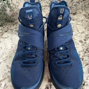 Nike Lebron 14 Agimat Size 12.5 Collectors Retro Size 12.5